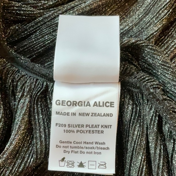 Georgia Alice Metallic off the shoulder Top NWOT - Picture 7 of 11